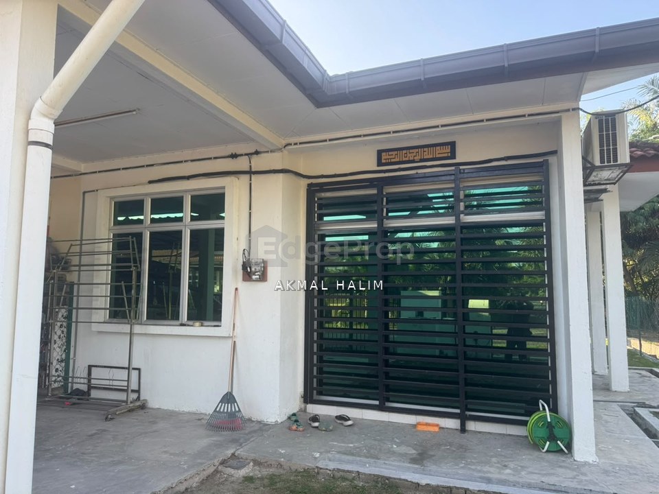 Teluk Panglima Garang,end lot single storey terrace house for sale,freehold, Selangor, Klang