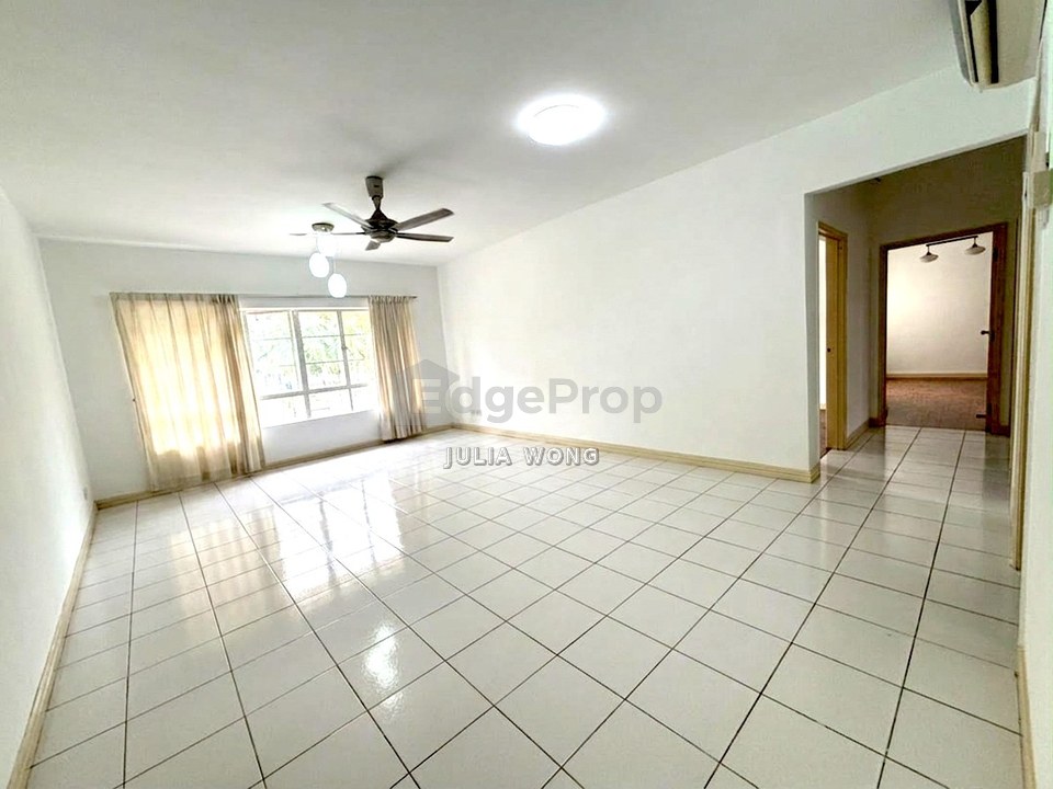 [SALE] Partial furnished, newly repainted, facing pool, Selangor, Shah Alam