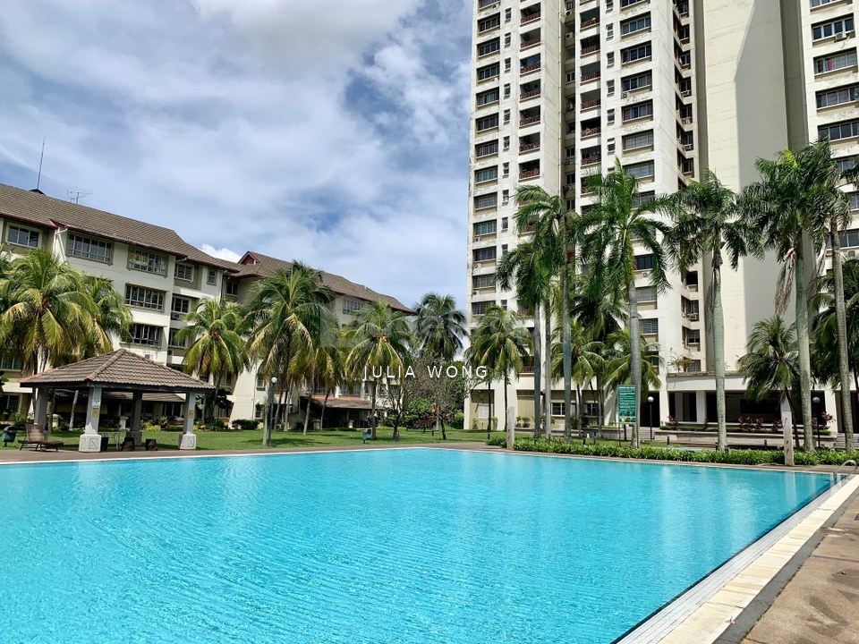 [SALE] Partial furnished, newly repainted, facing pool, Selangor, Shah Alam