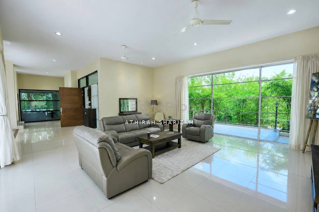 IOI Beverly Row @ IOI Resort City