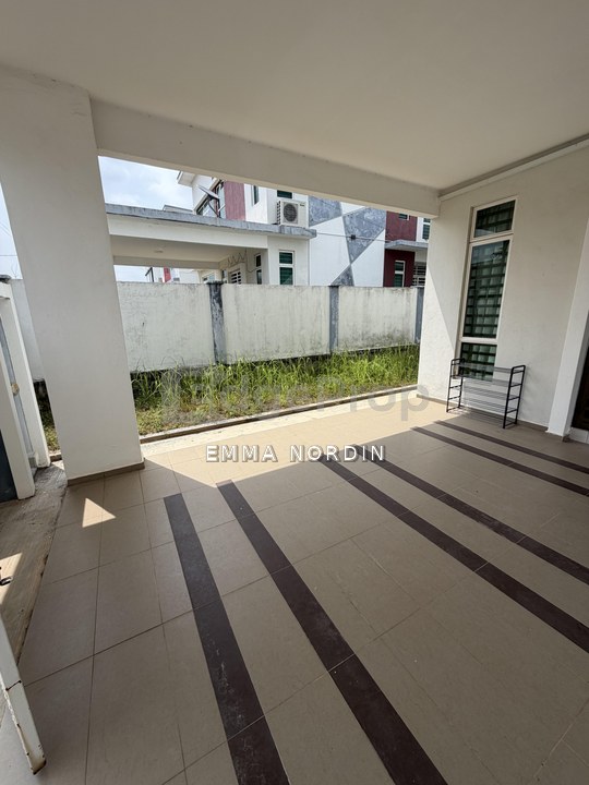 Partially furnished with 6 air conditioners , Negeri Sembilan, Seremban