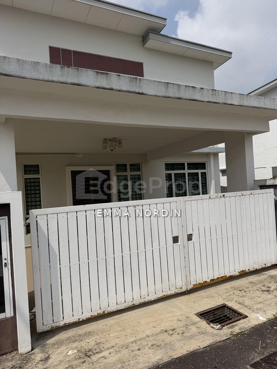 Partially furnished with 6 air conditioners , Negeri Sembilan, Seremban