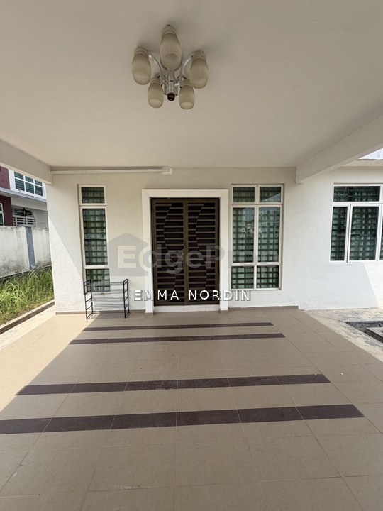 Partially furnished with 6 air conditioners , Negeri Sembilan, Seremban