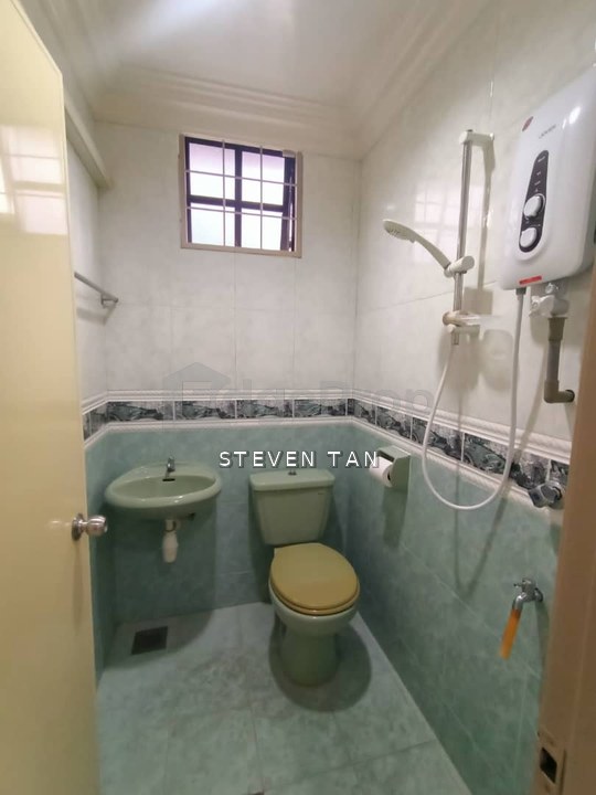 2 Storey Corner House at Bandar Puchong Jaya Spacious Land, Selangor, Puchong