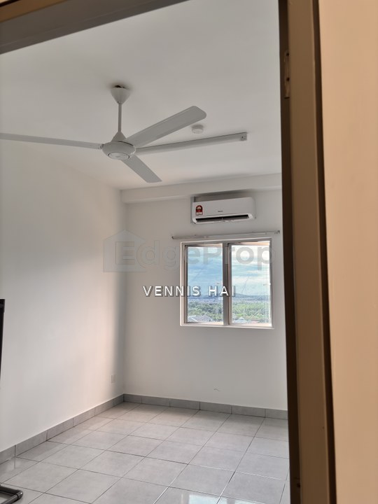 Puchong Idaman Bsp for rent with fridge , aircon x 3 rm1100, Selangor, Bandar Saujana Putra