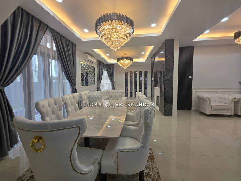Semid cluster 2 ½ storey bandar putra Kuantan + swimming pool, Pahang, Kuantan