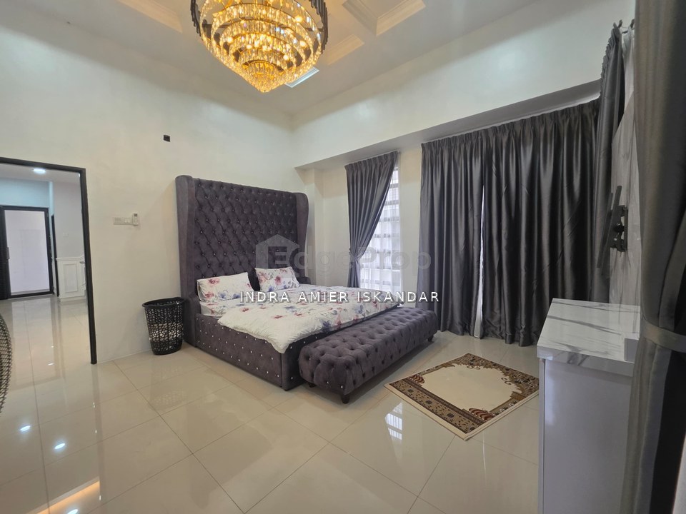 Semid cluster 2 ½ storey bandar putra Kuantan + swimming pool, Pahang, Kuantan