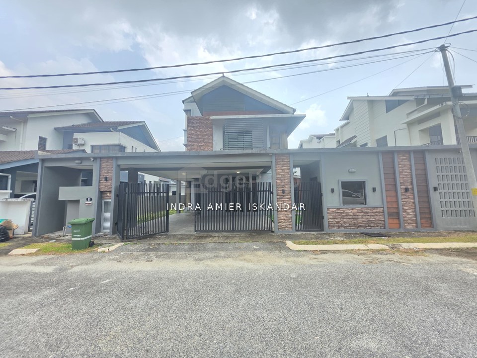Semid cluster 2 ½ storey bandar putra Kuantan + swimming pool, Pahang, Kuantan