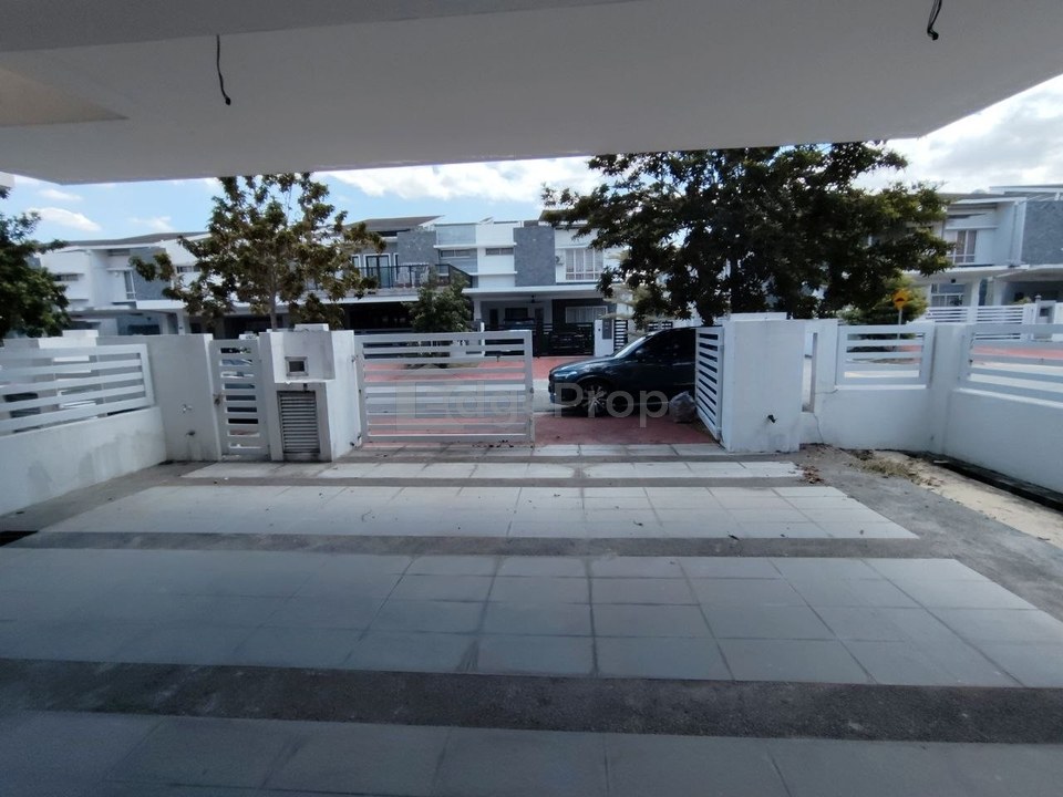 End Lot Double Storey D' Kayangan Sekyen 13 Shah Alam, Selangor, Shah Alam