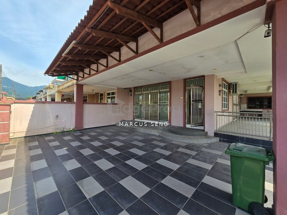 First Garden Double Storey Corner House For Sale/ Selling Below Bank Value/ Huge Private Garden/ Walking Distance To GP/ 5 Bedrooms/ Extended/Renovate, Perak, Ipoh