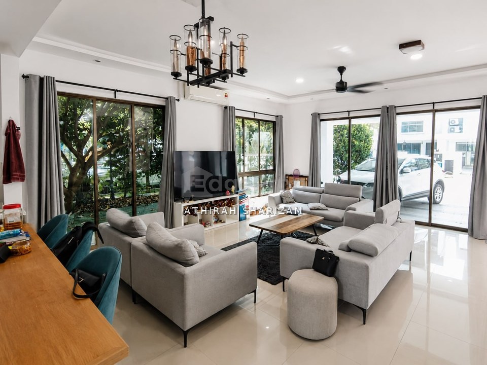 Lake Point Residence