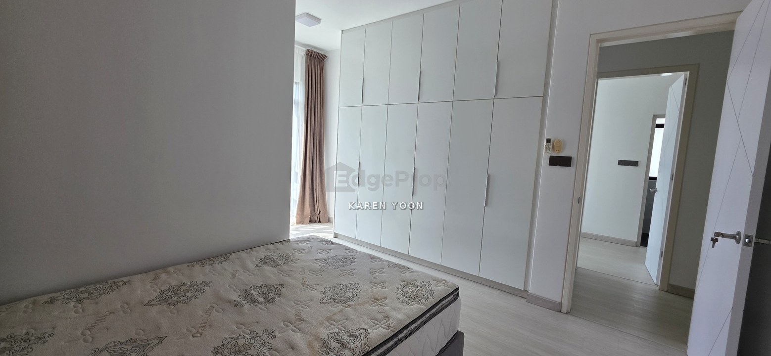 Isola Fully furnished serviced residence for sale, Selangor, Subang Jaya