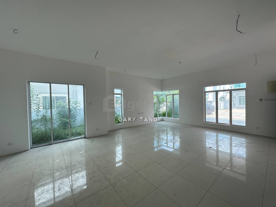 tasek nova, ipoh, semid, new and unoccupied, near to bercham and town area, Perak, Ipoh