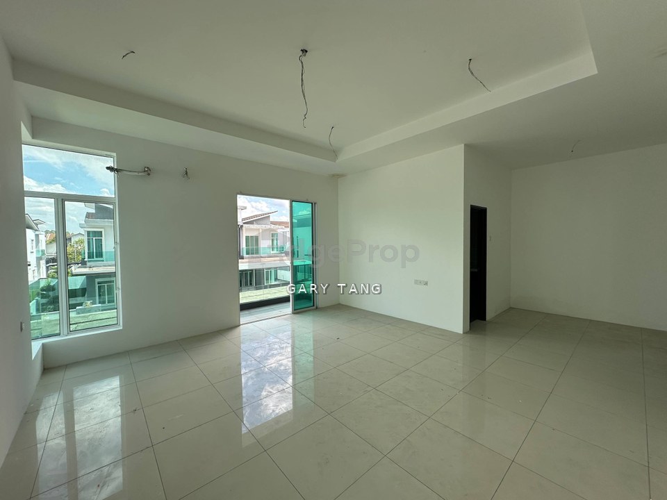 tasek nova, ipoh, semid, new and unoccupied, near to bercham and town area, Perak, Ipoh