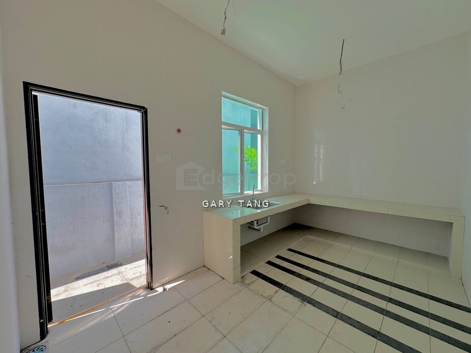 tasek nova, ipoh, semid, new and unoccupied, near to bercham and town area, Perak, Ipoh