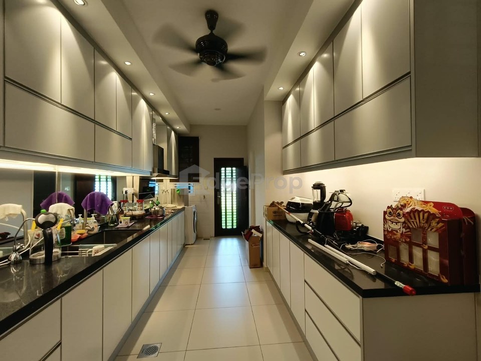 Adira @ Ara Sendayan Double Story Superlink Huge back yard garden Cozy Designed Furnished Facing South House No. 6, Negeri Sembilan, Seremban