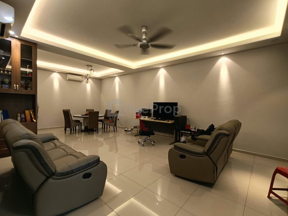 Adira @ Ara Sendayan Double Story Superlink Huge back yard garden Cozy Designed Furnished Facing South House No. 6, Negeri Sembilan, Seremban