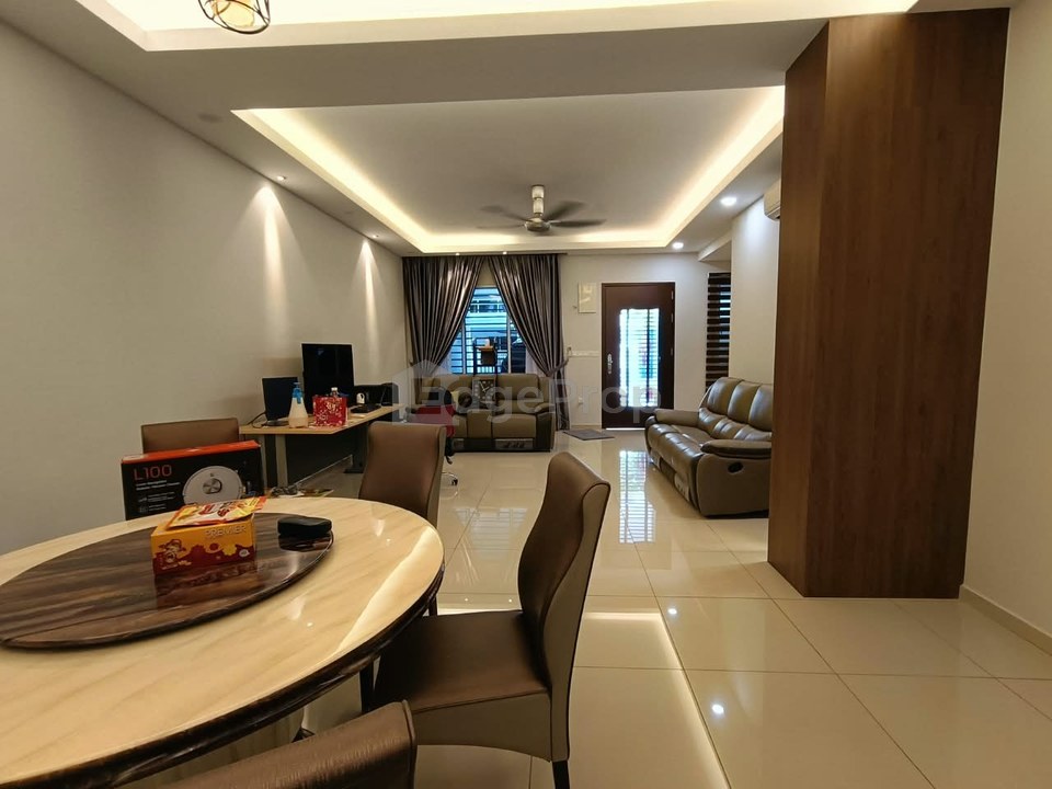 Adira @ Ara Sendayan Double Story Superlink Huge back yard garden Cozy Designed Furnished Facing South House No. 6, Negeri Sembilan, Seremban