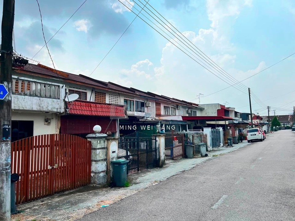 Bandar Selesa Jaya Skudai 2 Storey Low Cost House Ori Condition For Sale, Johor, Skudai