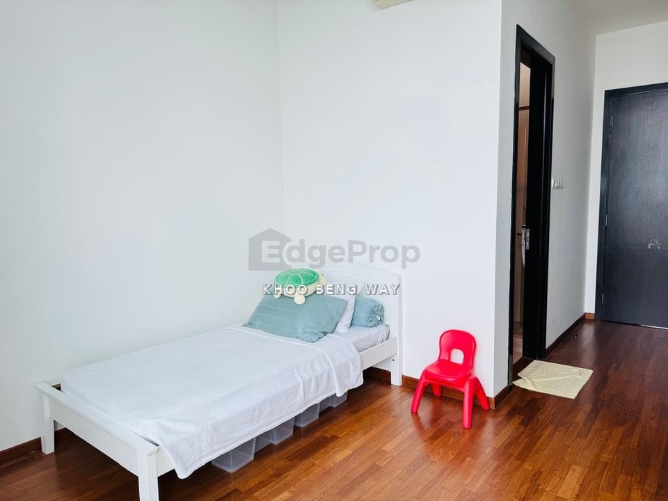 Well Maintained Family Size Layout. Golf View on a Mid High Floor, Selangor, Tropicana
