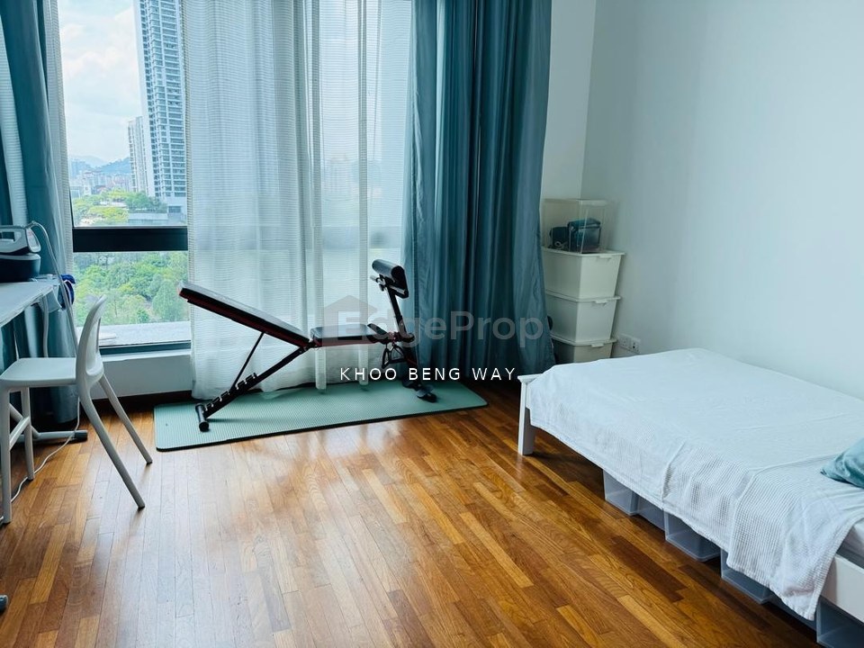 Well Maintained Family Size Layout. Golf View on a Mid High Floor, Selangor, Tropicana