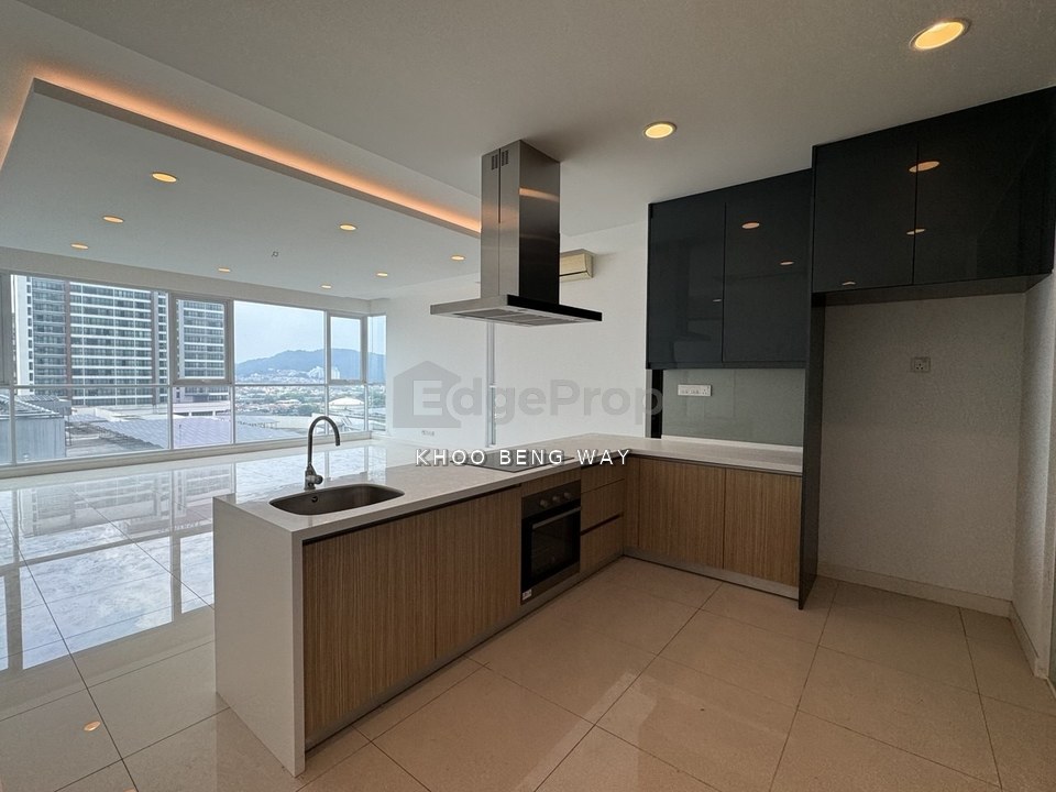 Partly Furnished Mid-High Floor Well Maintained Unit, Selangor, Damansara Utama