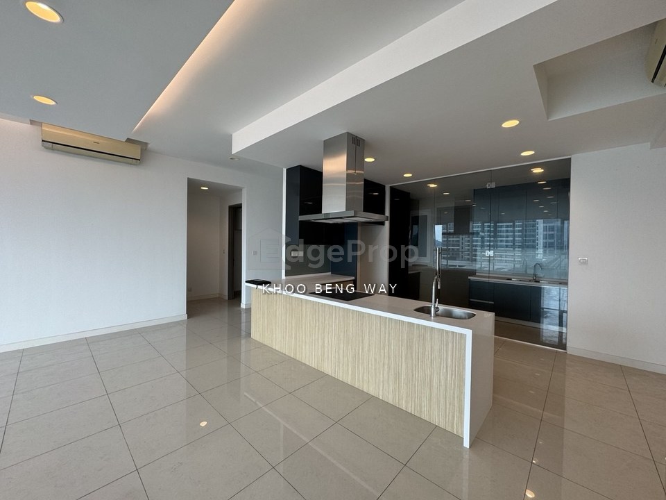 Partly Furnished Mid-High Floor Well Maintained Unit, Selangor, Damansara Utama