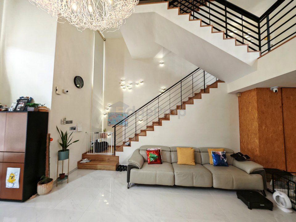 Dale Three Storey End Lot House Fully Renovated Fully Furnished Move In Condition LakeFields Sungai Besi Kuala Lumpur, Kuala Lumpur, Sungai Besi