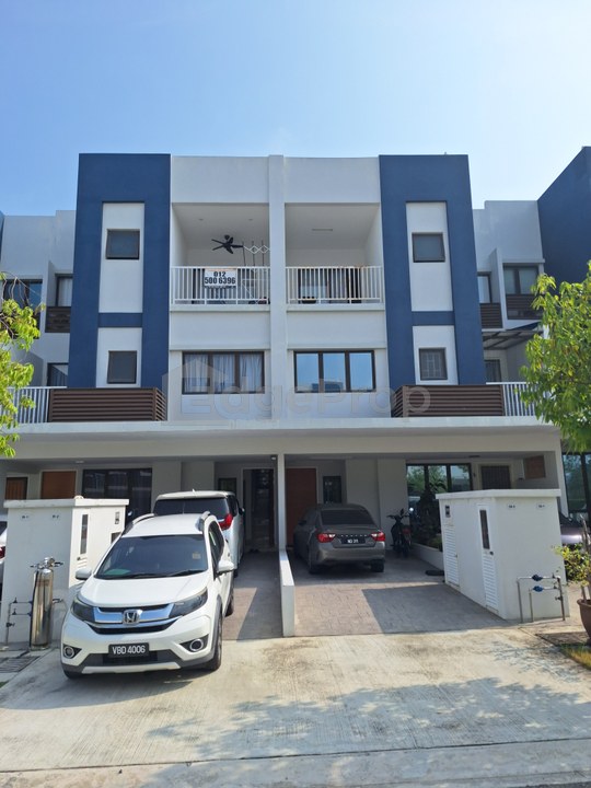 Ayden Townhouse Warisan Puteri