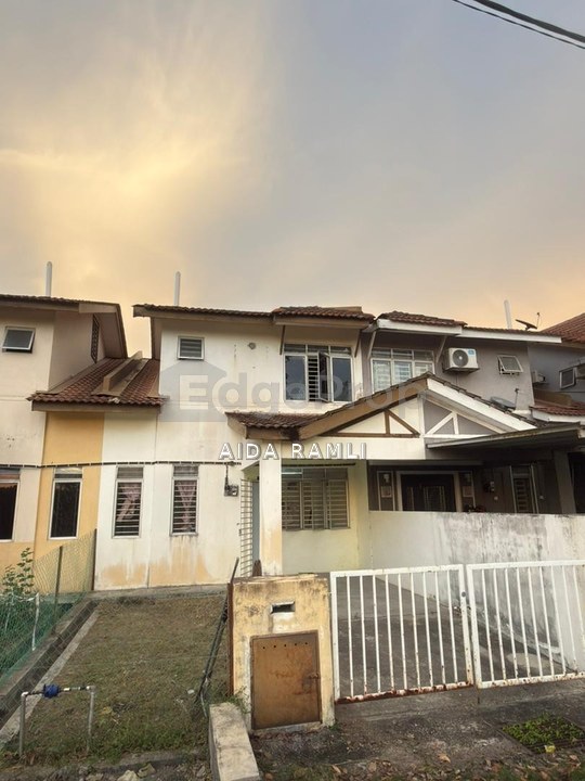 Facing Open Double Storey Bandar Saujana Putra, Selangor, Jenjarom