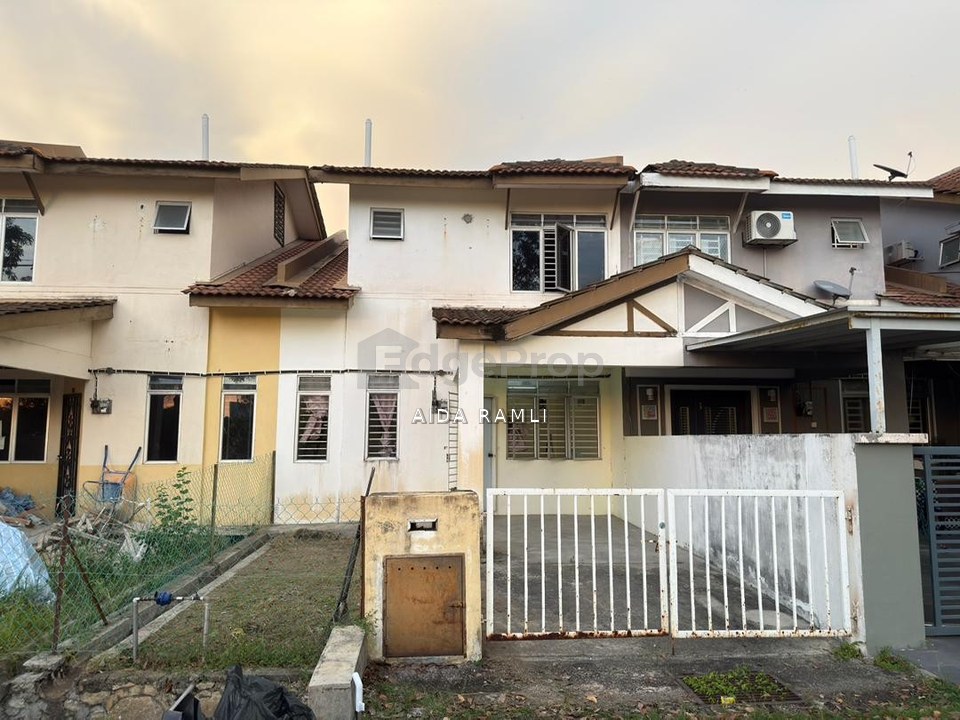 Facing Open Double Storey Bandar Saujana Putra, Selangor, Jenjarom