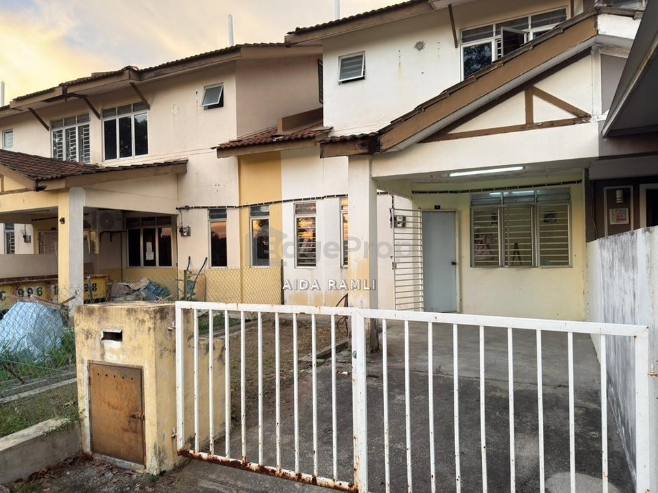 Facing Open Double Storey Bandar Saujana Putra, Selangor, Jenjarom