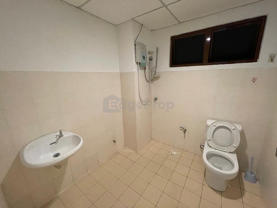 Palm Spring Condo For Sale Together With Room Rental Business, Selangor, Kota Damansara