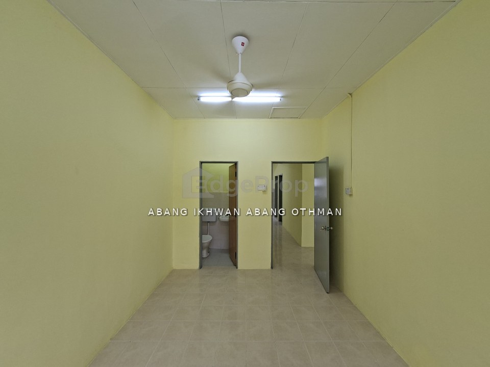 Single Storey Terrace House | Taman Langat Utama 3, Banting, Selangor, Banting