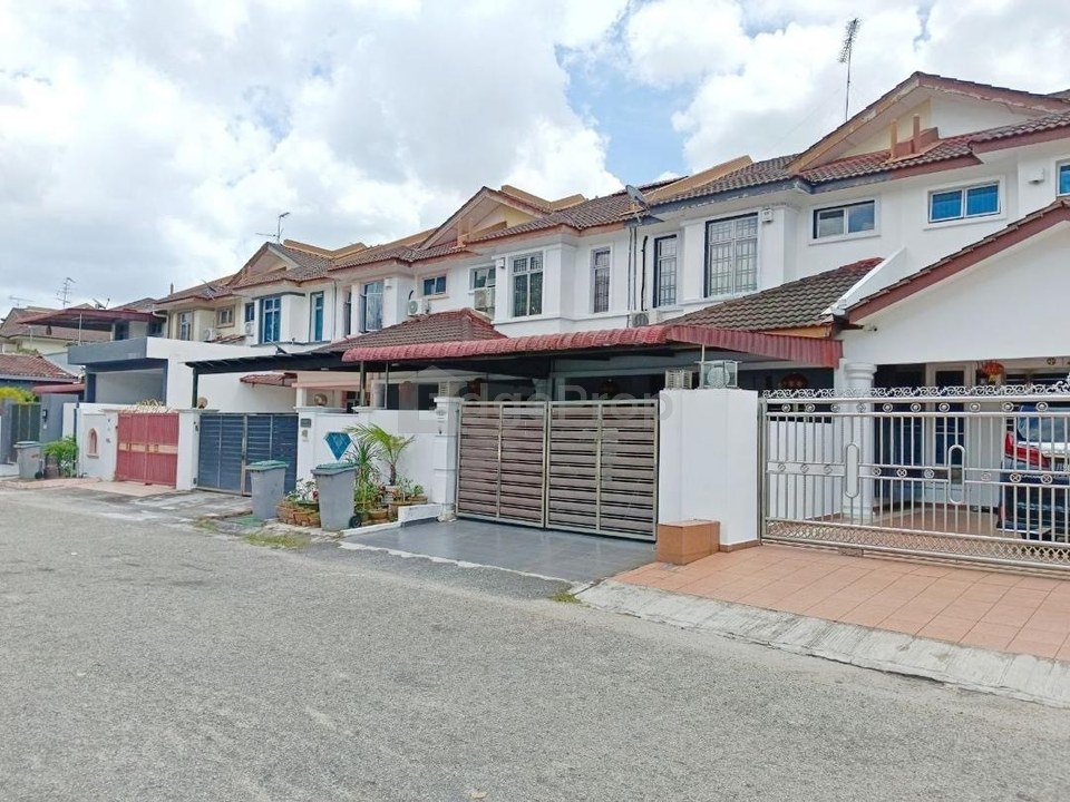 Double Storey Terrace House Setia indah 5 for sale
