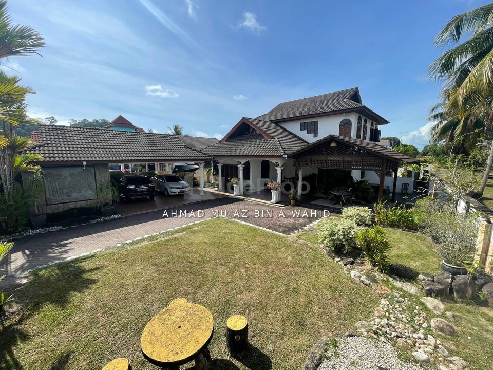 BANGLO CORNER LOT TEPI JALAN UTAMA TAMAN GELIGA INDAH KEMAMAN , Terengganu, Kemaman
