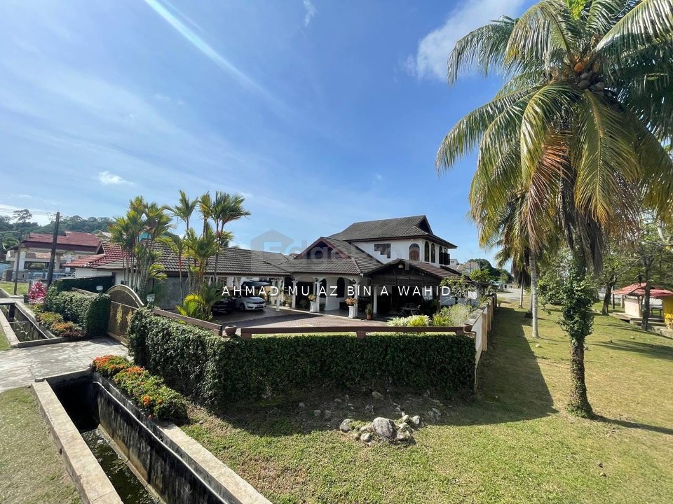 BANGLO CORNER LOT TEPI JALAN UTAMA TAMAN GELIGA INDAH KEMAMAN , Terengganu, Kemaman