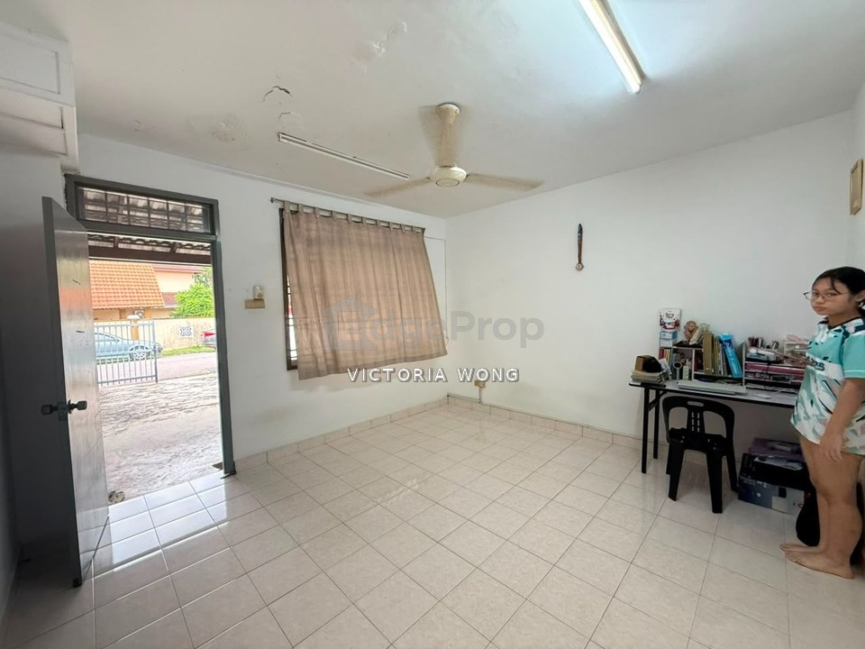 Taman Rinting Jalan Ketapang Double Storey Medium Cost Masai Johor , Johor, Masai