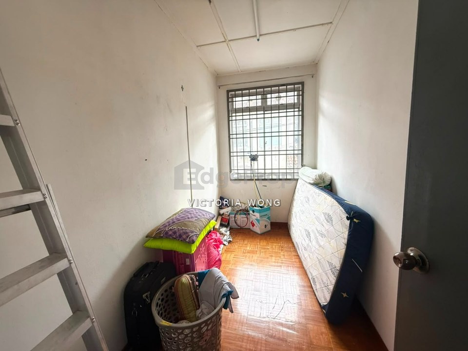 Taman Rinting Jalan Ketapang Double Storey Medium Cost Masai Johor , Johor, Masai