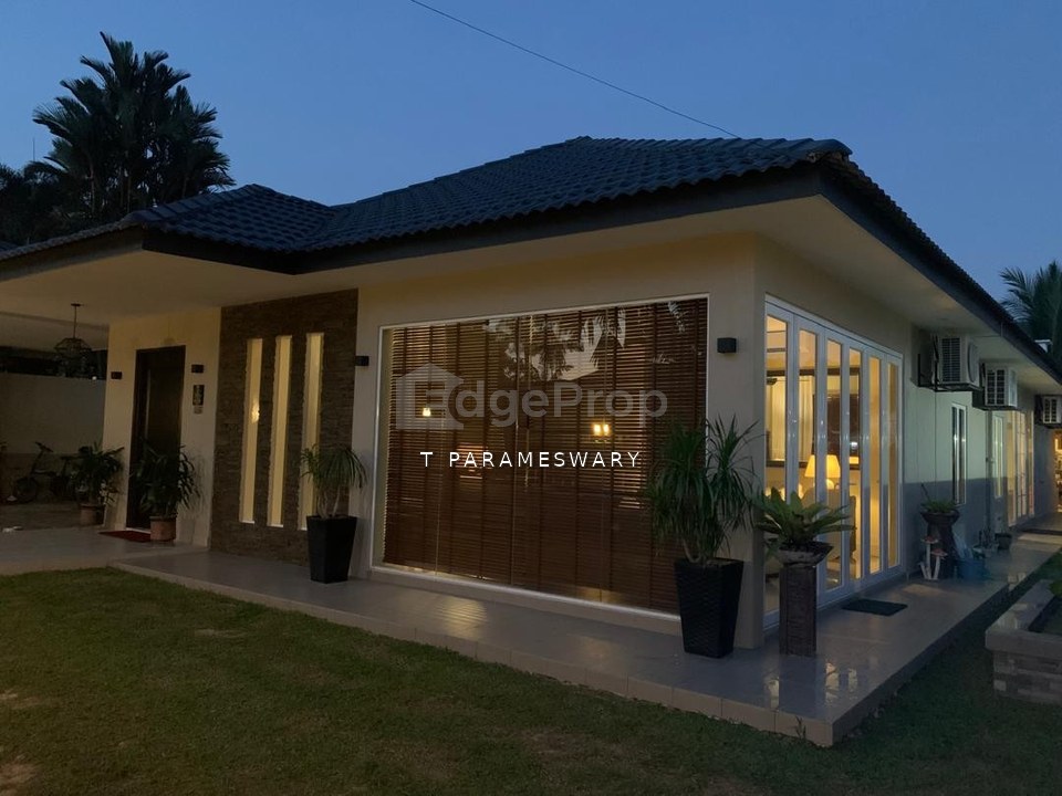Sek 5 Petaling Jaya Bungalow for SALE, Selangor, Petaling Jaya