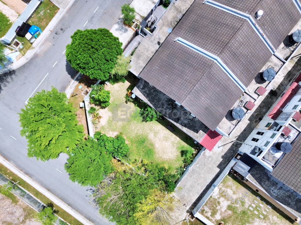 Bangi Avenue 2, 2 Storey Terrace HUGE LAND CORNER LOT FREEHOLD 4R 4B, Selangor, Bangi