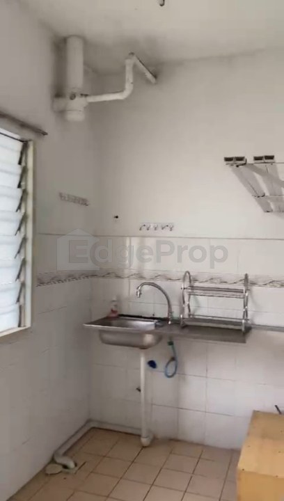 No lift it's Walk up apartment level 1 Low floor Nice Condition, Selangor, Kota Damansara