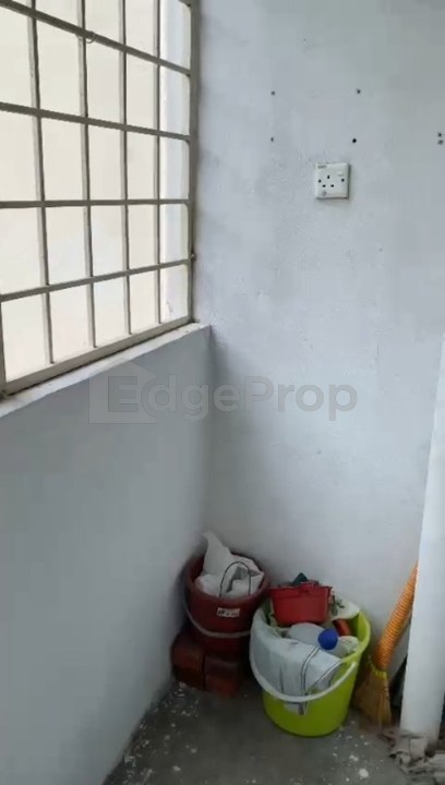 No lift it's Walk up apartment level 1 Low floor Nice Condition, Selangor, Kota Damansara