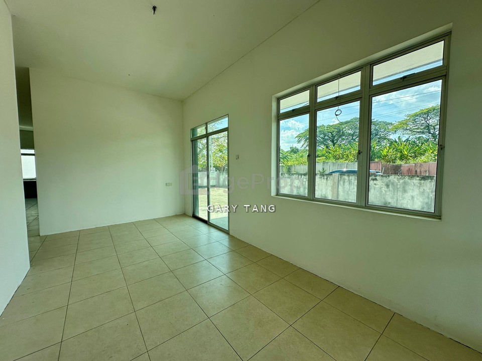 Menglembu bistari, single storey corner house, unoccupied, Perak, Menglembu