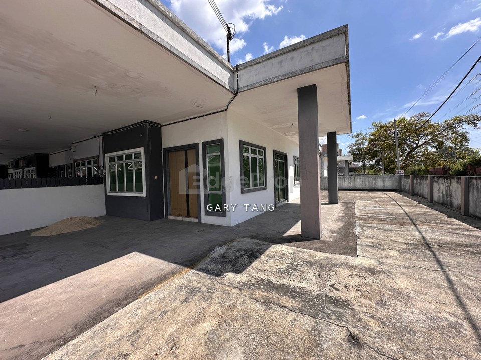 Menglembu bistari, single storey corner house, unoccupied, Perak, Menglembu