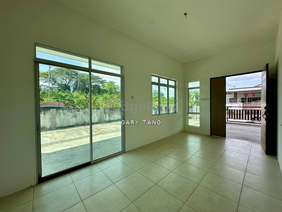 Menglembu bistari, single storey corner house, unoccupied, Perak, Menglembu