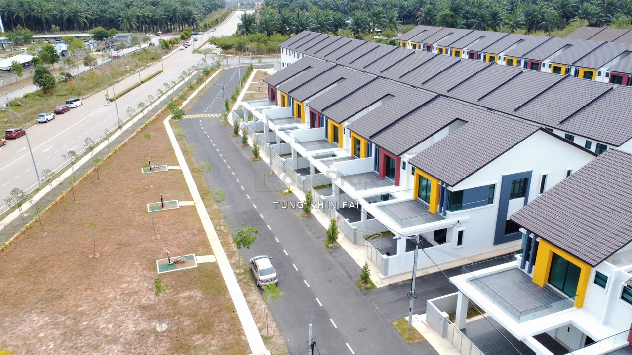 Taman Satu Krubong, Krubong, Melaka. 2 Storey Endlot For Sale ( Gated Guarded & Facing Playground )
