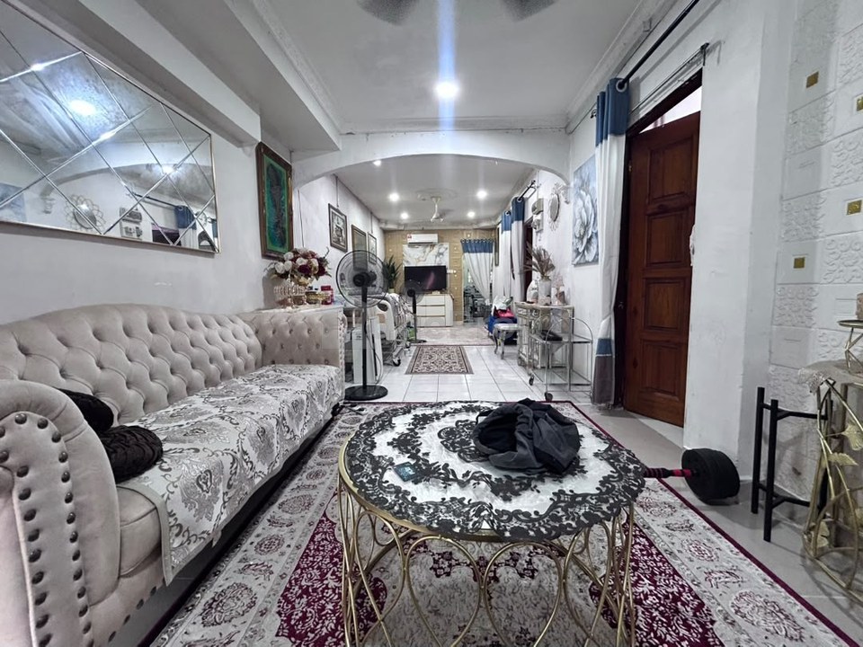 Seksyen 24 Shah Alam Selangor, Fully Extended Kitchen | Single Storey Terrace Intermediate - RM399k Nego, Selangor, Shah Alam