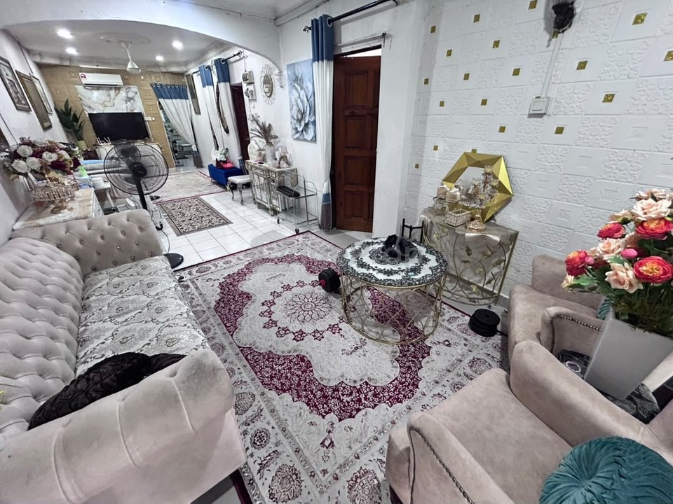 Seksyen 24 Shah Alam Selangor, Fully Extended Kitchen | Single Storey Terrace Intermediate - RM399k Nego, Selangor, Shah Alam