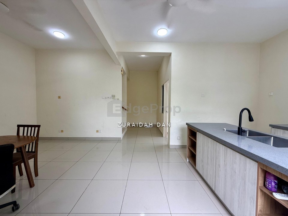 CHEAPEST CORNER LOT & UPPER UNIT! Crescent Park Townhouse, Bandar Bukit Mahkota, Selangor, Bangi